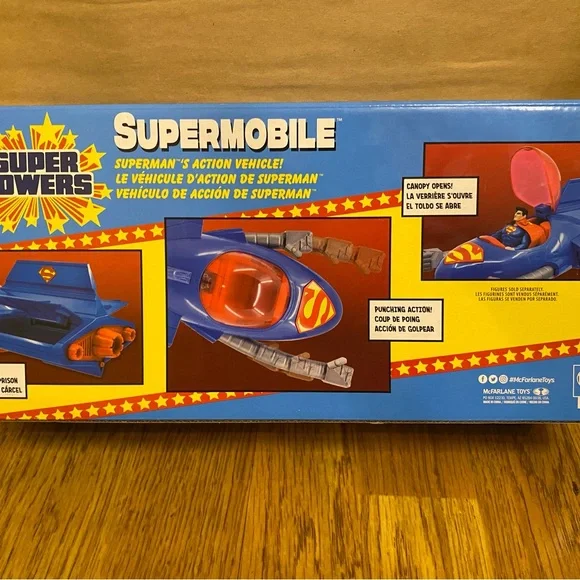 Superman Toy Bundle. Super FX Talking Superman Figure & Super Powers Supermobile - Picture 6 of 6